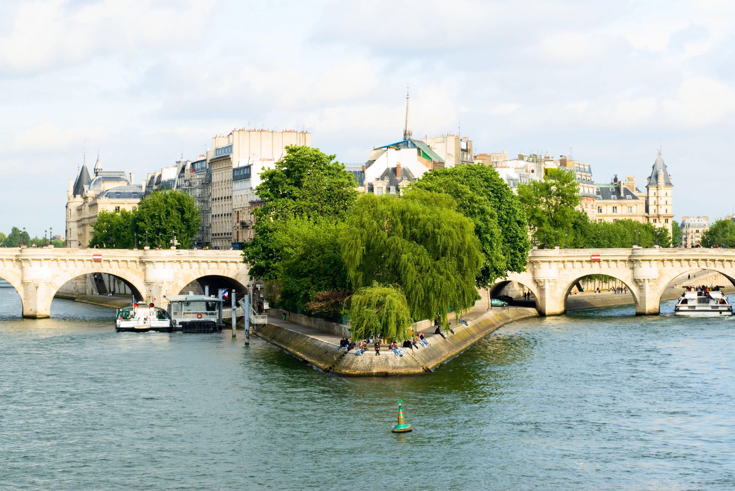 Square du Vert Galant